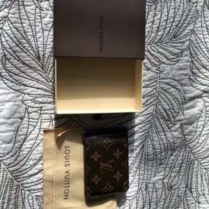 Louis Vuitton Mens Wallet M66543 with money clip